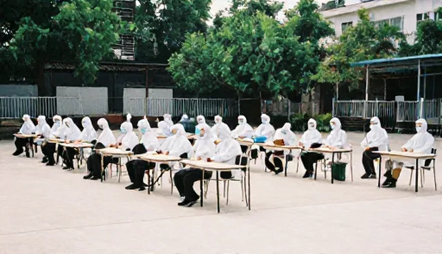 卫生标准执行中的取舍：自主管理与外包服务的对比